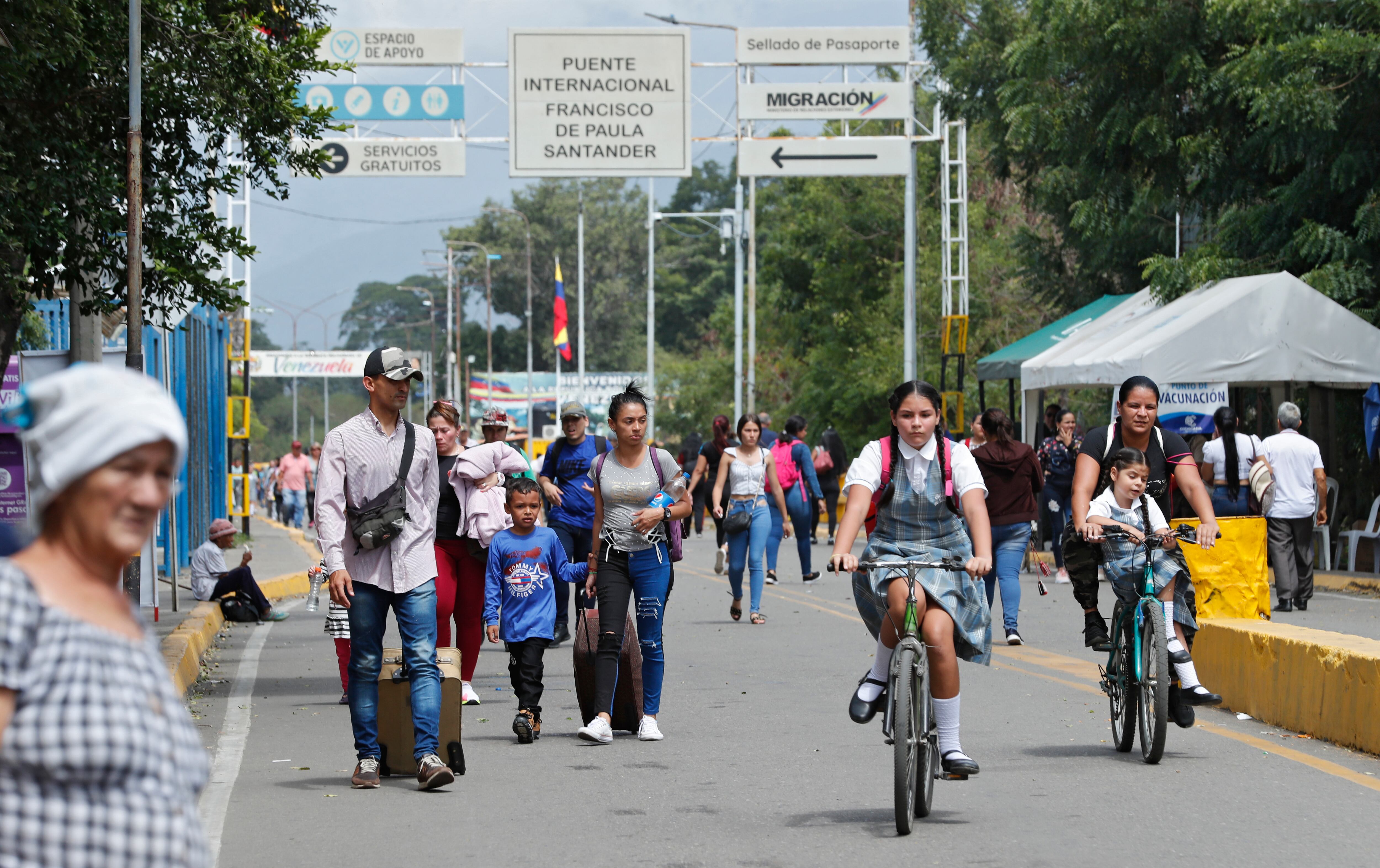 Reapertura de la frontera de la zona metropolitana de Cúcuta con Venezuela venezolanos migrando
Puente Internacional Francisco De Paula Santander
Enero 24 del 2023
Foto Guillermo Torres Reina / Semana
