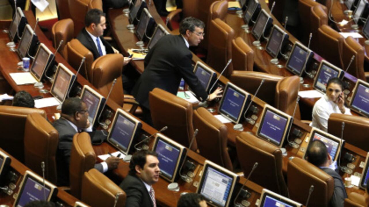 Los propios presidentes de Senado y Cámara pidieron al gobierno llamar a extras. Serán tres días adicionales para salvar la reforma tributaria.