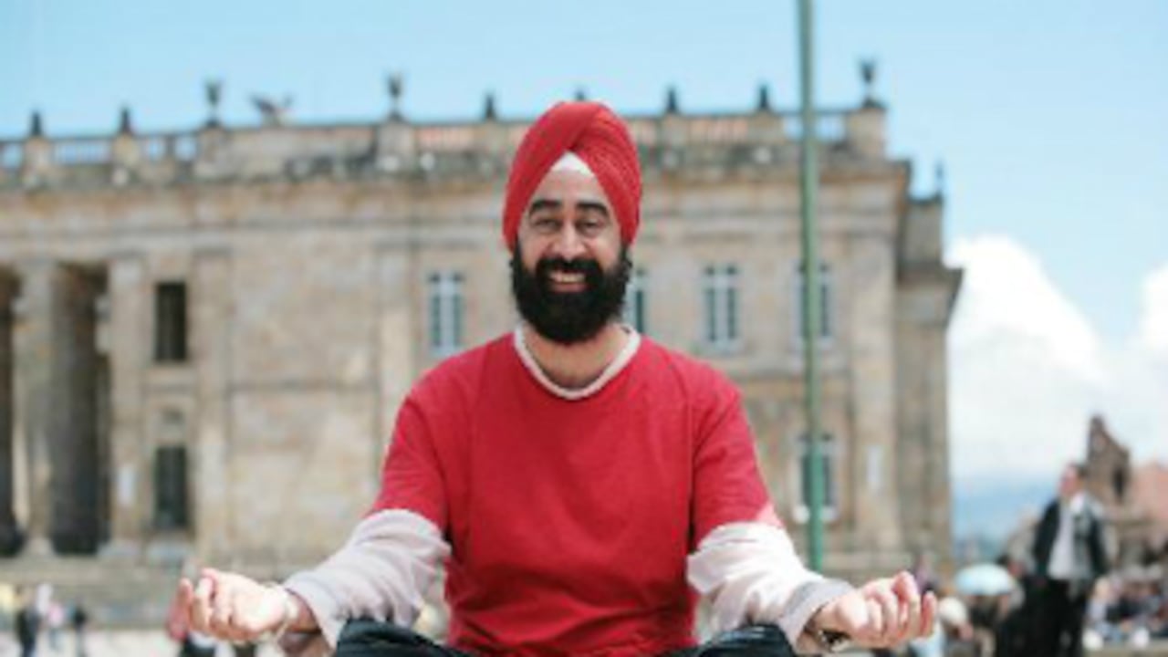 Ravi Singhq