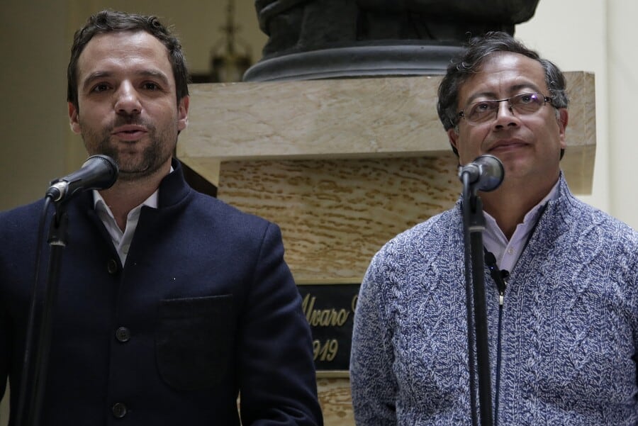 Luis Ernesto Gómez, exsecretario de Gobierno de la Alcaldía Mayor de Bogotá y los congresistas electos del partido Alianza Verde, Catherine Juvinao, y Duvalier Sánchez, oficializan su apoyo a la candidatura de Gustavo Petro y su fórmula vicepresidencial Francia Márquez.