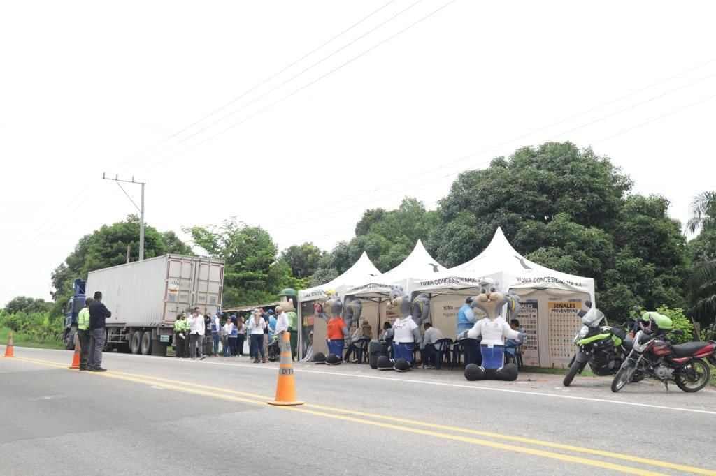 Como parte de la estrategia de vacaciones de mitad de año se aunaron esfuerzos para sensibilizar a los usuarios que transitaban por estas vías