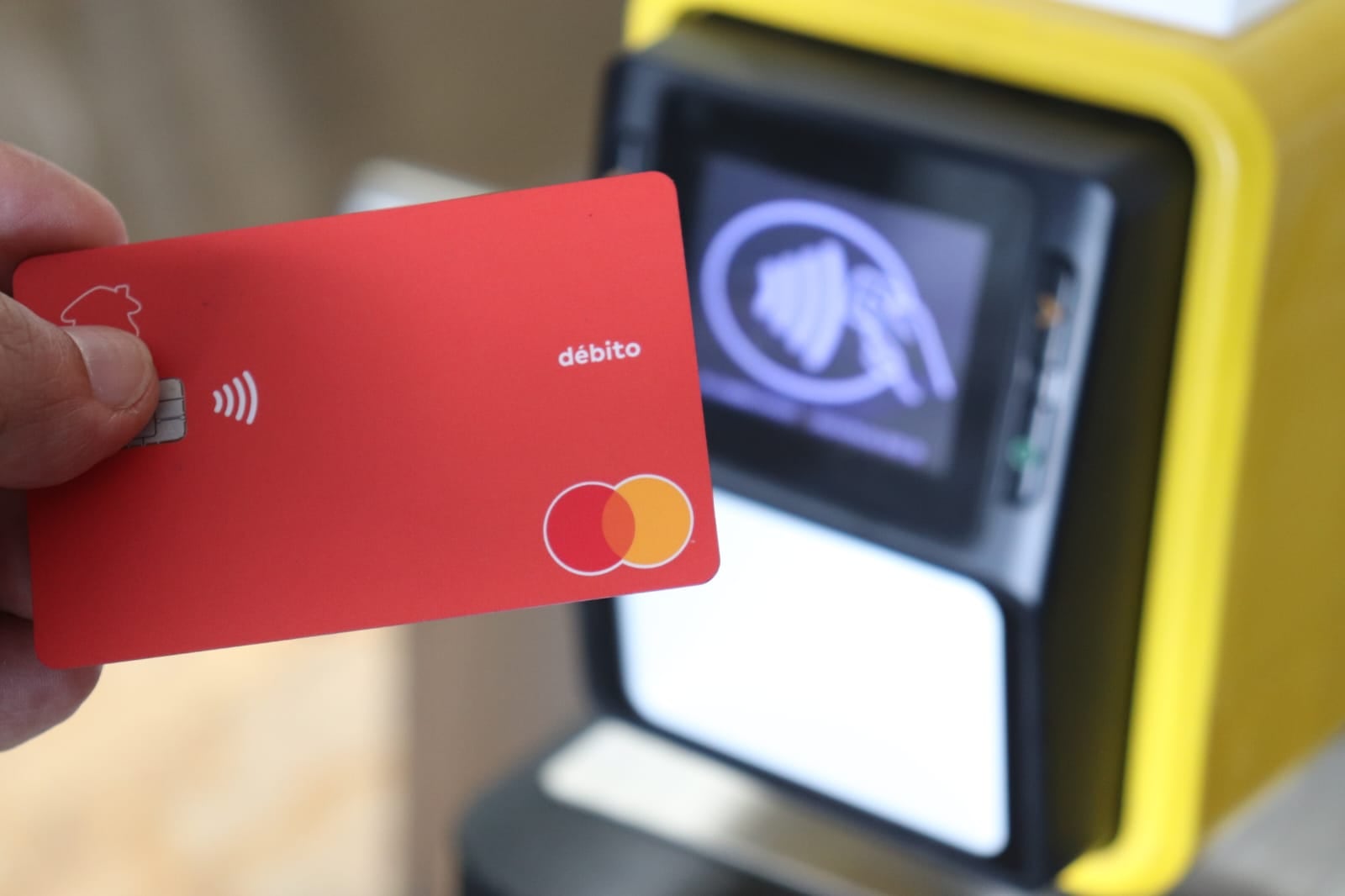 El sistema recibirá tarjetas débito y crédito Visa Mastercard.