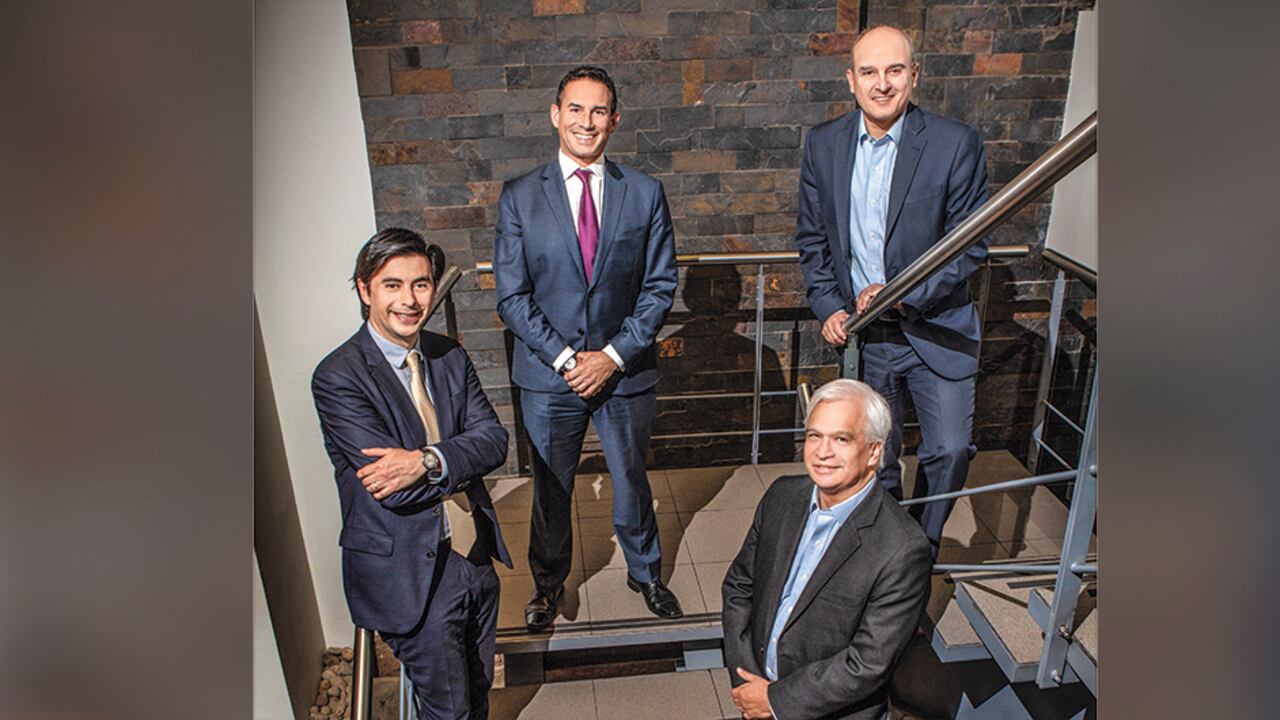 De izquierda a derecha:Juan David QuinteroRicardo FandiñoMauricio JaramilloJosé Luis Suárez