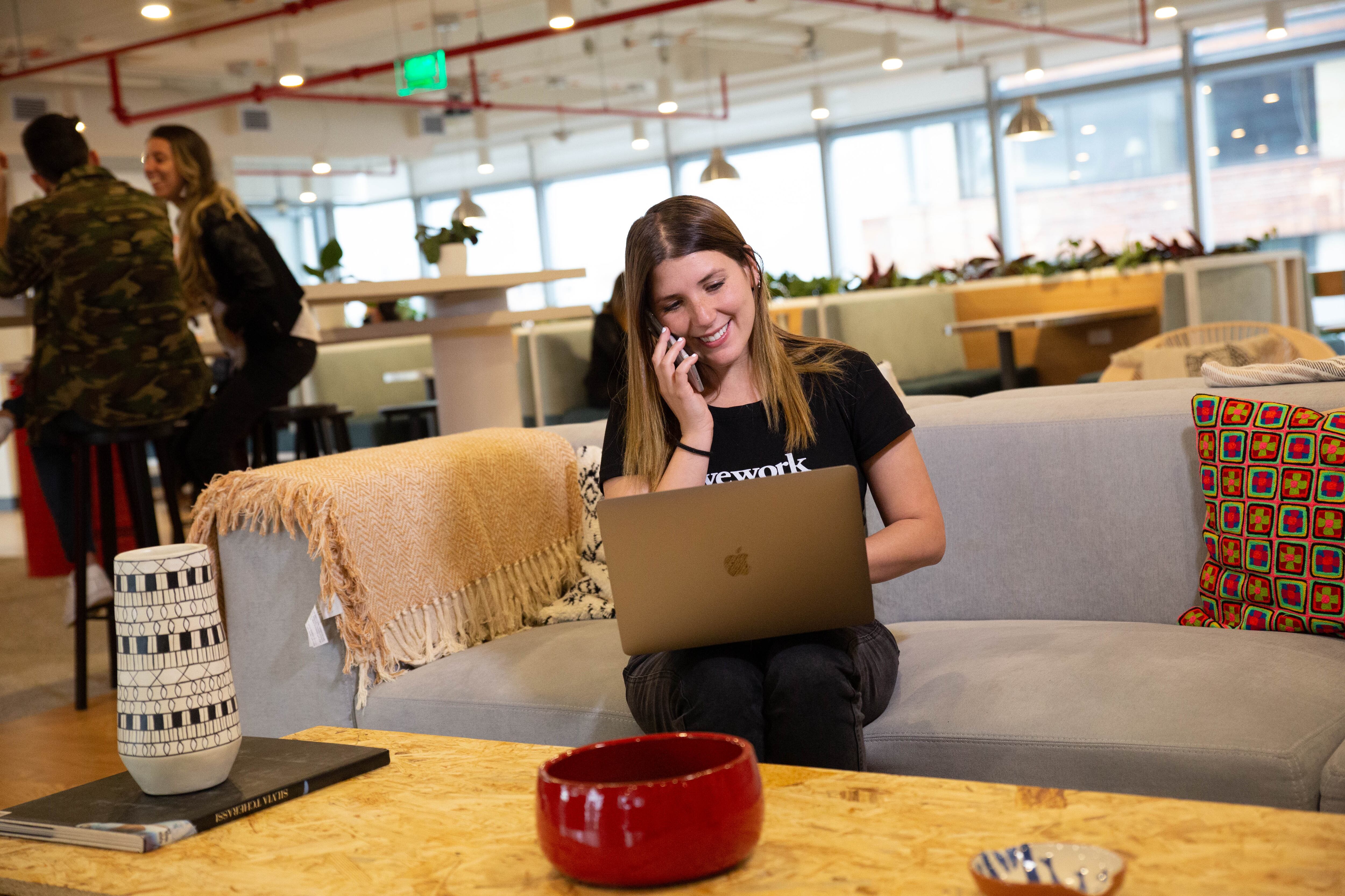 El 29,2 % de los migrantes venezolanos en Colombia cuenta con algún título en educación superior.