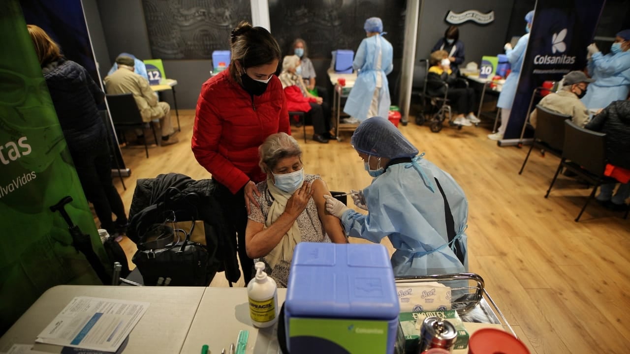 Vacunacion covid 3 edad
Movistar Arena
Bogota 9 marzo 2021
Foto Esteban Vega La-Rotta