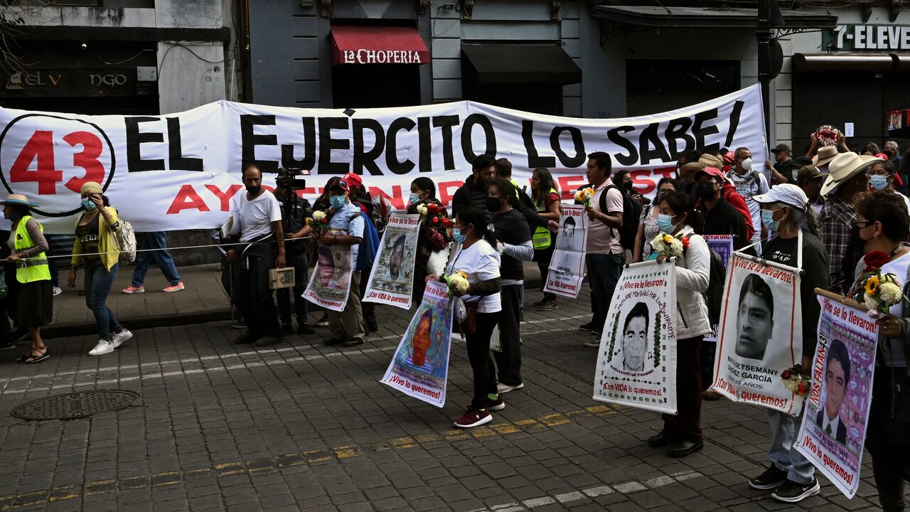 Aún hay muchos misterios en México acerca de la desaparición de los 43 estudiantes hace ocho años.