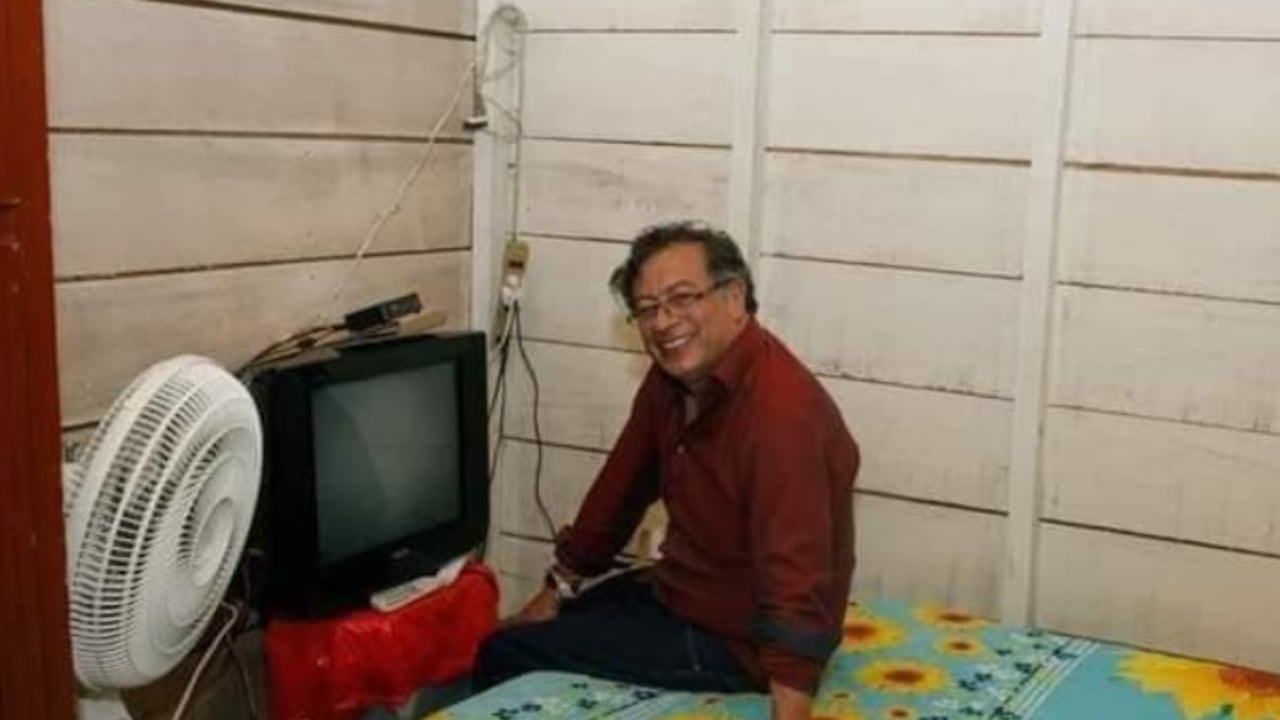 Memes por los edredones de pluma de ganso comprados por la Presidencia de la República.