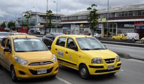 Paro de taxistas: bloqueo en la avenida Boyacá