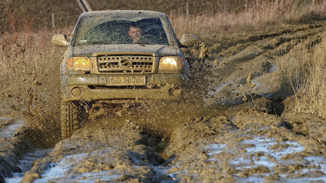 Son diferentes los beneficios que ofrecen los carros 4x4 y 4x2.