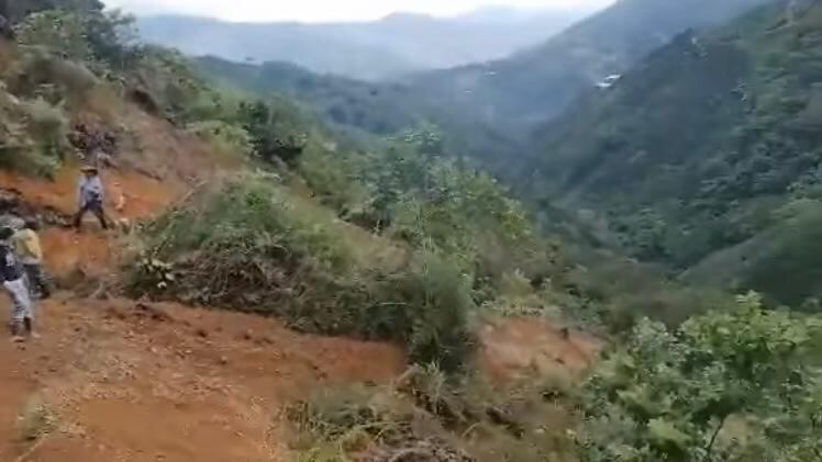 El derrumbe se registró en  la vereda El Piñonal.