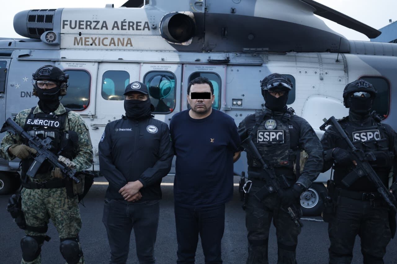 Así el traslado del 'R1', señalado como autor intelectual del asesinato de Carlos Manzo.