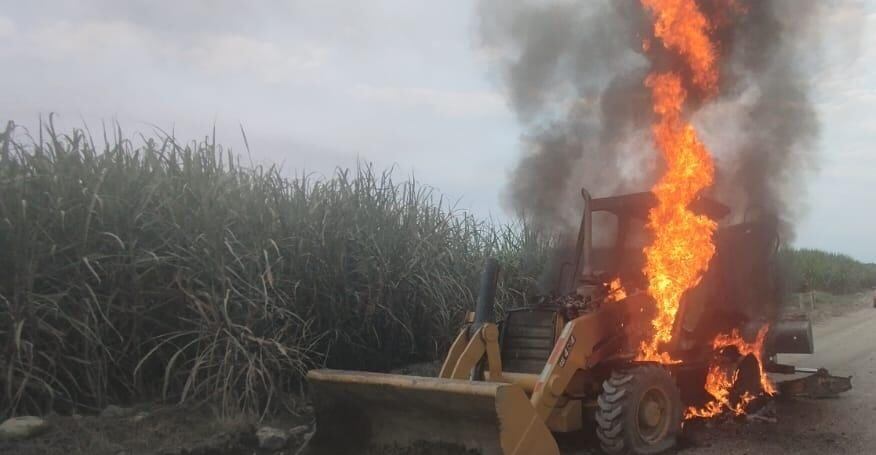 Quema de maquinaria en Padilla, norte del Cauca