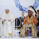 El arrepentimiento del Sumo Pontífice de 1.300 millones de católicos fue recibido con aplausos por una multitud de los pueblos originarios Primeras Naciones, Metis e Inuit congregada en Maskwacis, localidad de la provincia de Alberta, Canadá.