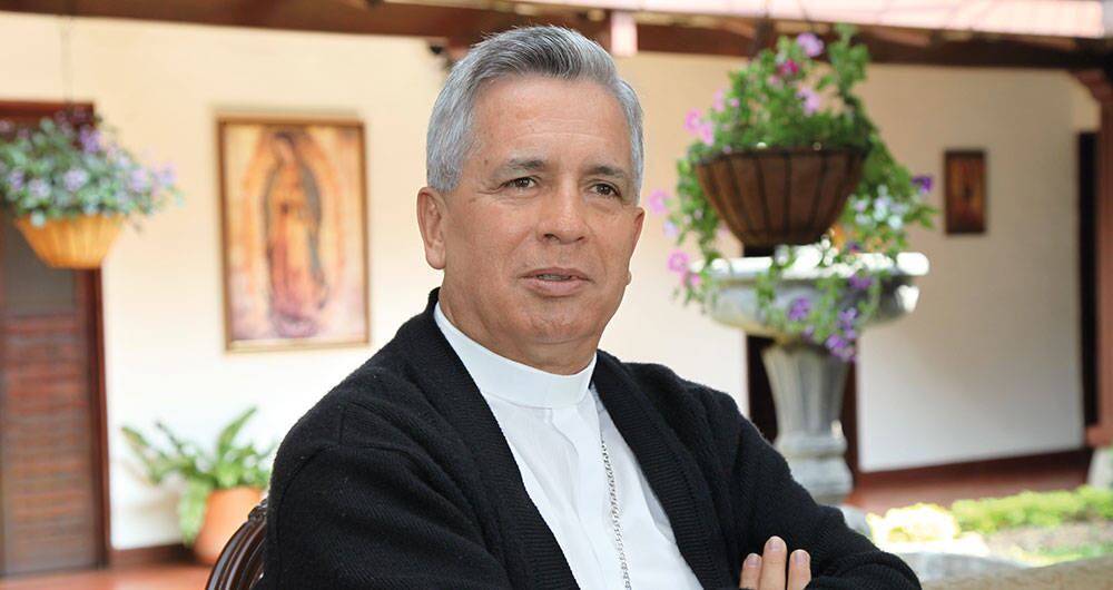Monseñor Darío Monsalve insiste en que el Gobierno debe ir despacio en su búsqueda de la paz.