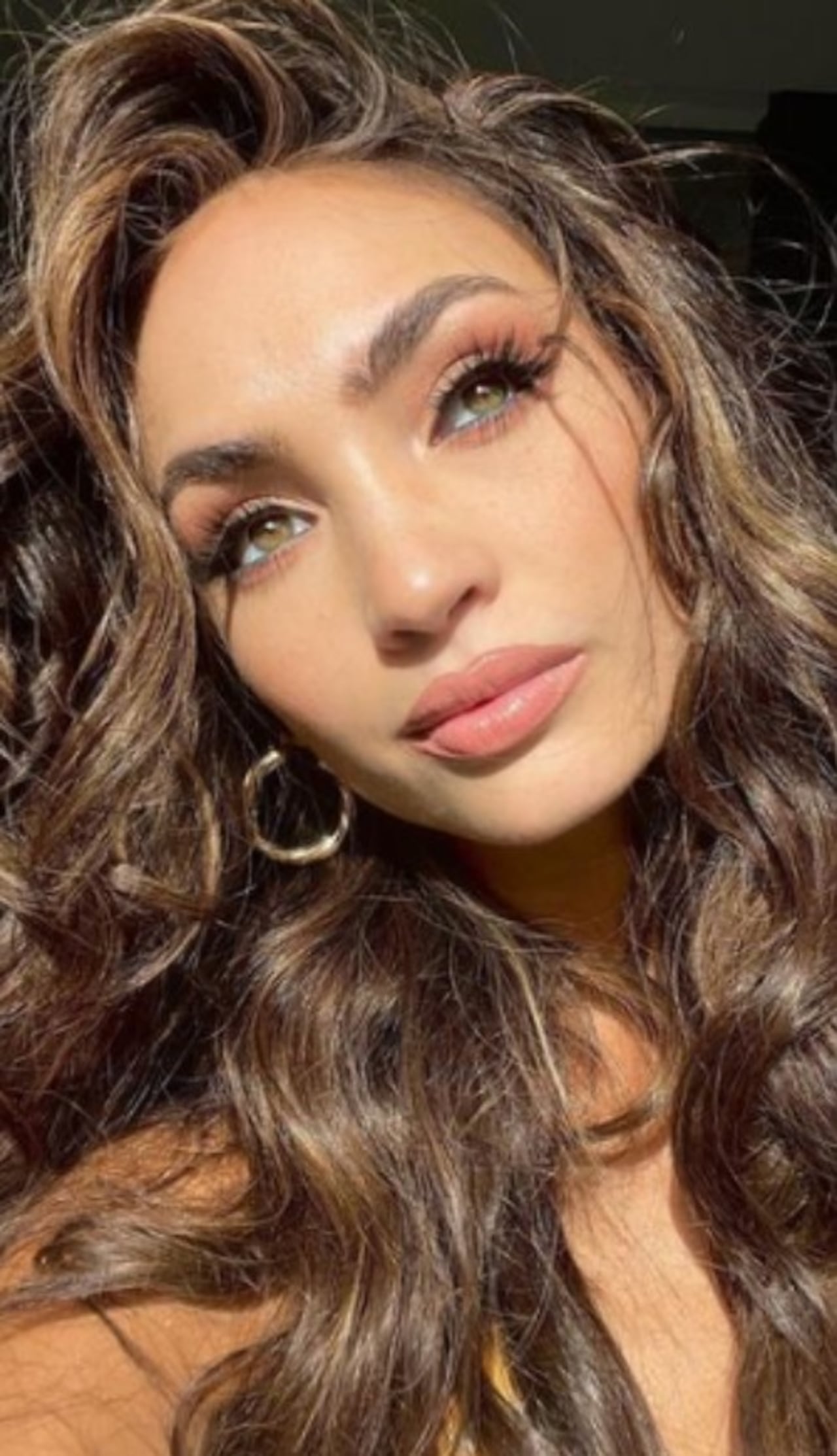 La nueva Miss Universo sorprendió con una imagen al natural.