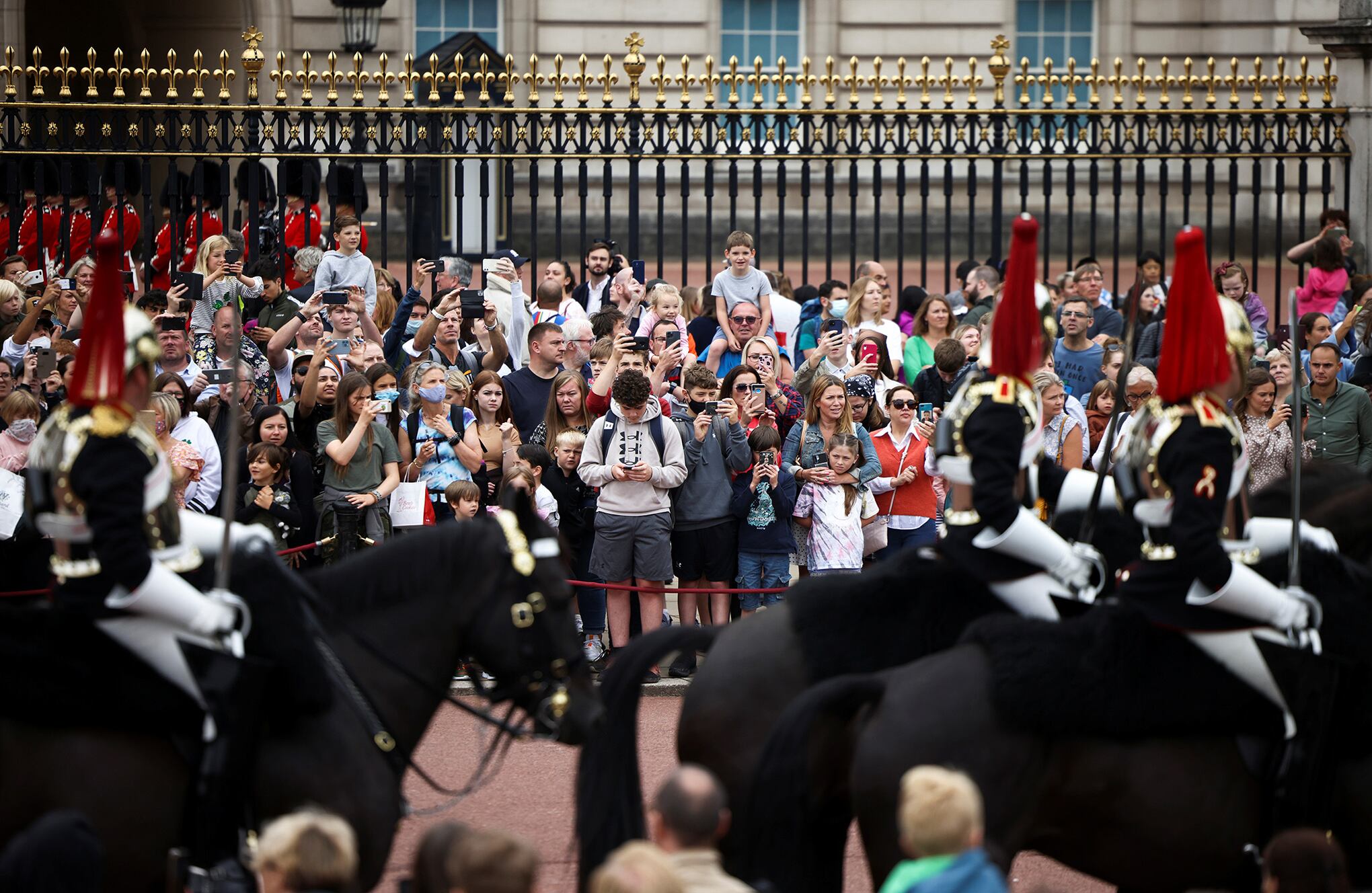 Cambio de la guardia regresa al palacio de Buckingham