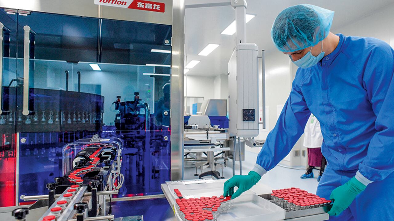 El mundo ha demostrado una gran desigualdad en la distribución de la vacuna. Hay países con la mayoría de su población inoculada, mientras que existen otros que apenas están empezando.