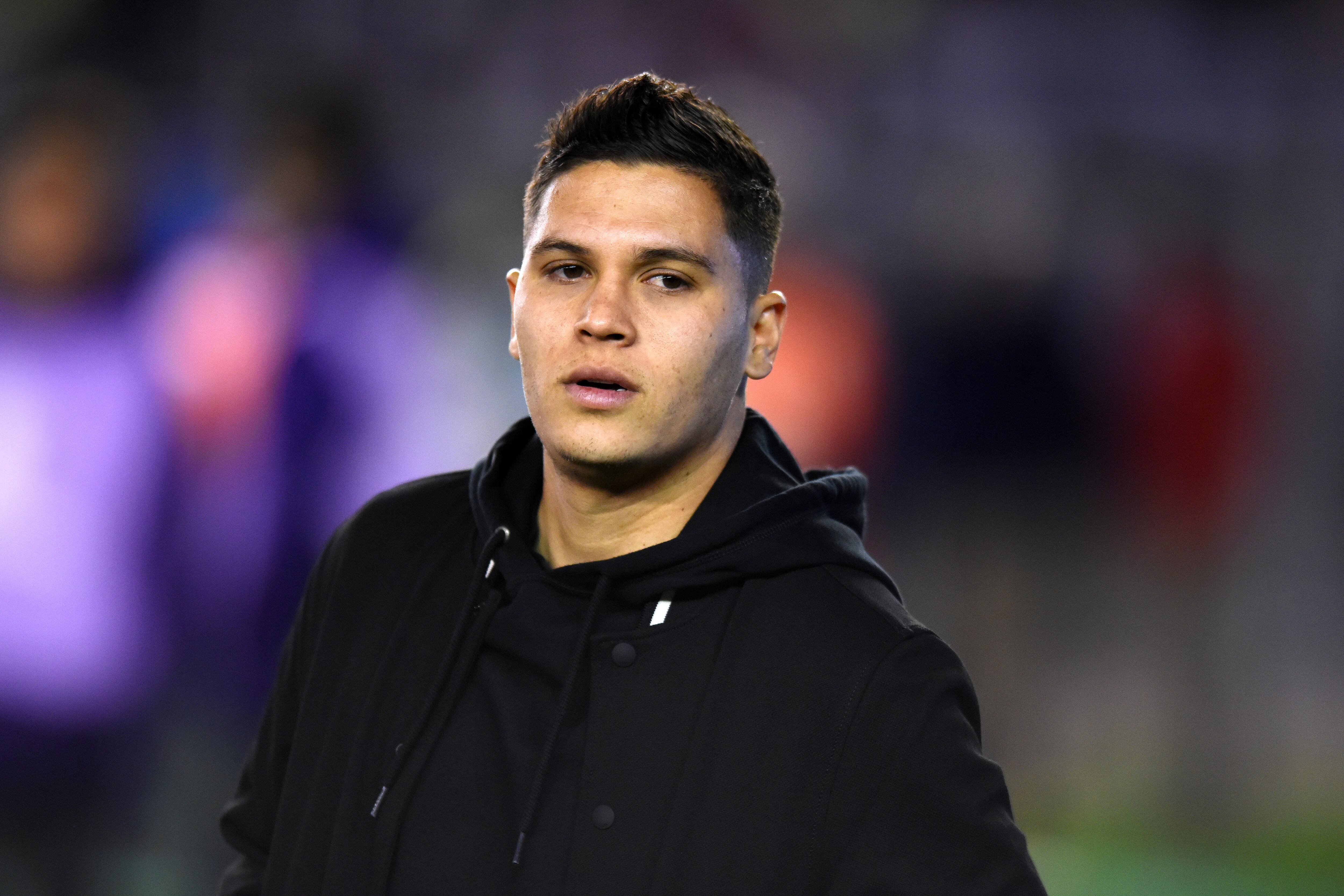 BUENOS AIRES, ARGENTINA - OCTOBER 01: Juan Quintero of River Plate looks on prior to the semi final first leg match between River Plate and Boca Juniors as part of Copa CONMEBOL Libertadores 2019  at Estadio Monumental Antonio Vespucio Liberti on October 01, 2019 in Buenos Aires, Argentina. (Photo by Marcelo Endelli/Getty Images)