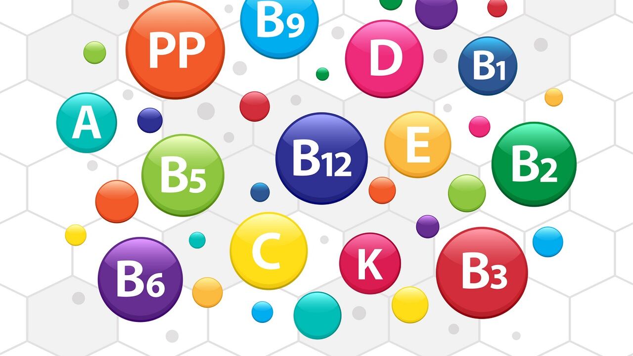 La ingesta de algunas vitaminas es clave para cuidar el cabello y las uñas.