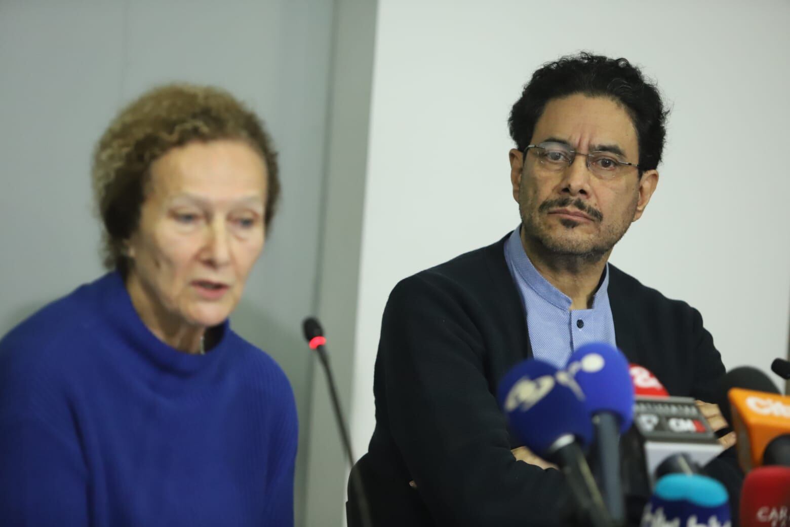 Rueda de Prensa negociadores del Gobierno con el ELN  Vera Grabe e Iván Cepeda