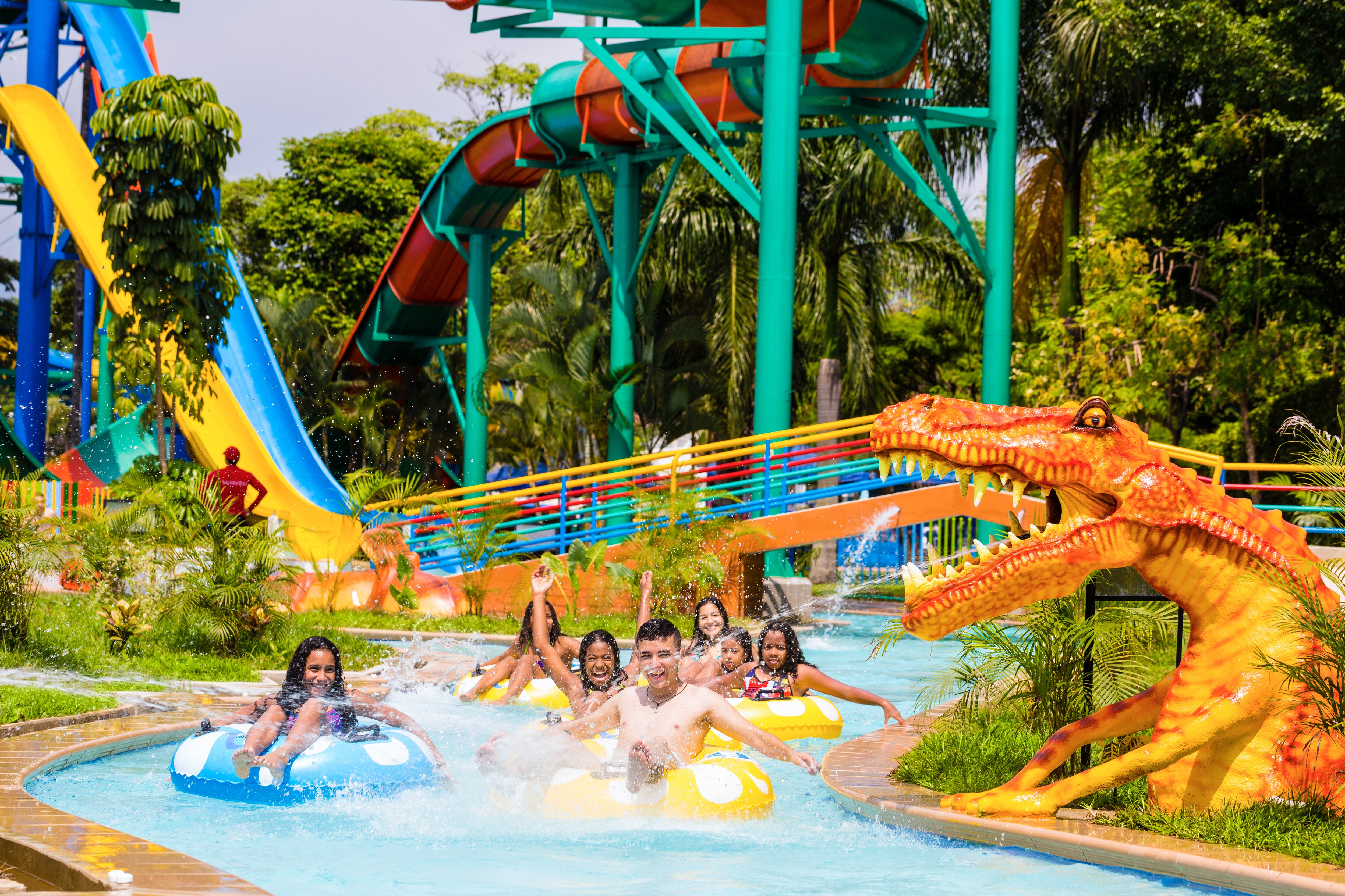 Imagen de una de las atracciones de Acuaparque de la Caña en Cali.