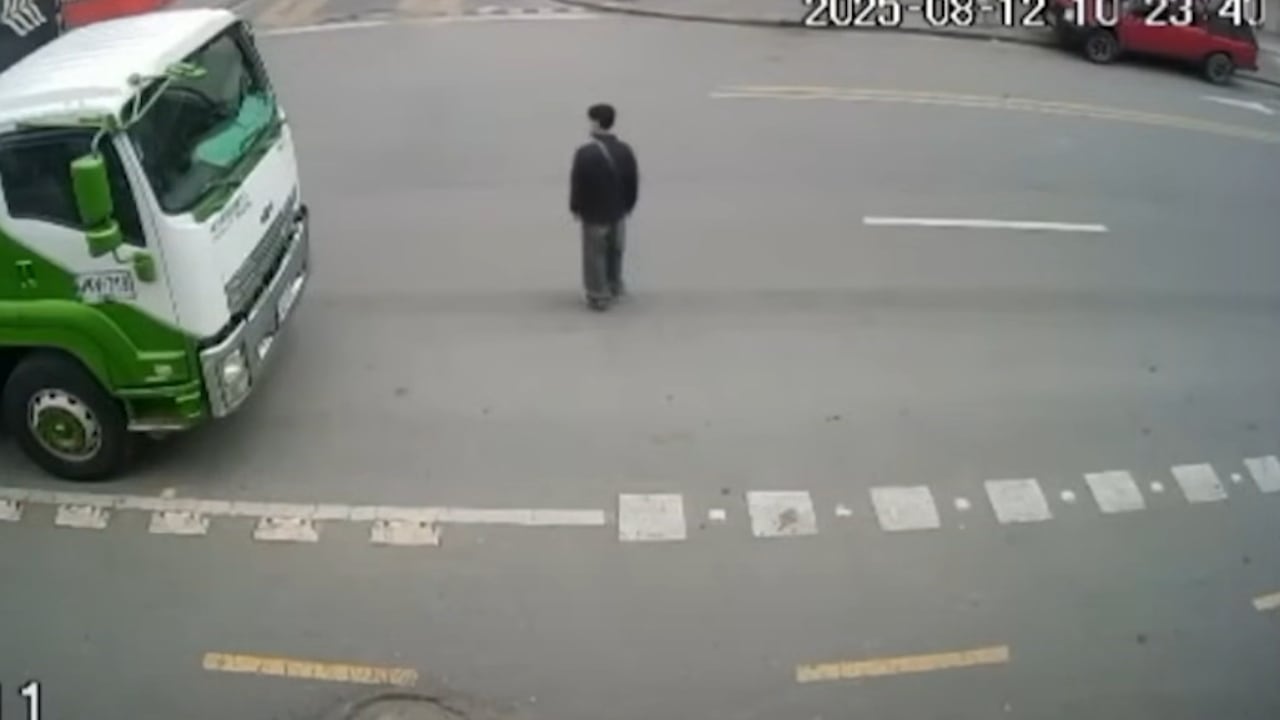 Las cámaras de seguridad muestran al joven ingresar y salir del consultorio.