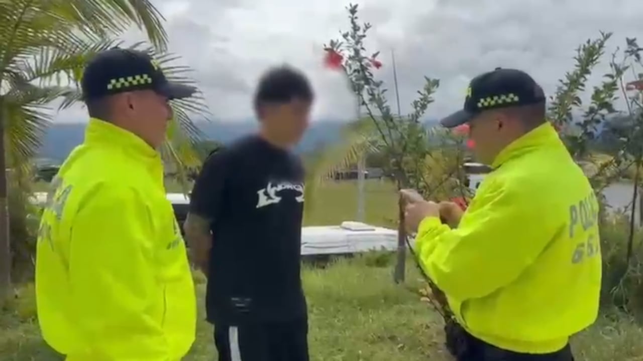 Señalado asesino fue enviado a casa por cárcel.