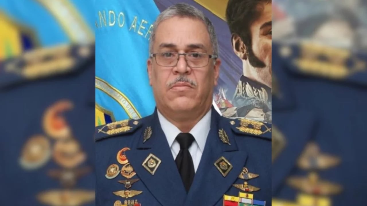 El General de División Pedro Rafael Suárez Caballero sería el primer desertor del régimen venezolano.