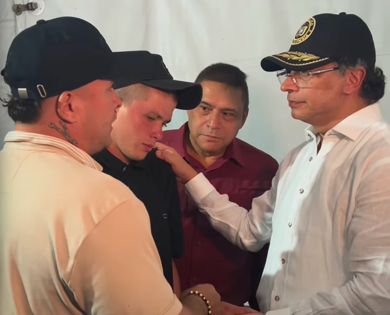 El presidente Gustavo Petro se reunió en Medellín con un joven que lo había amenazado a través de las redes sociales.