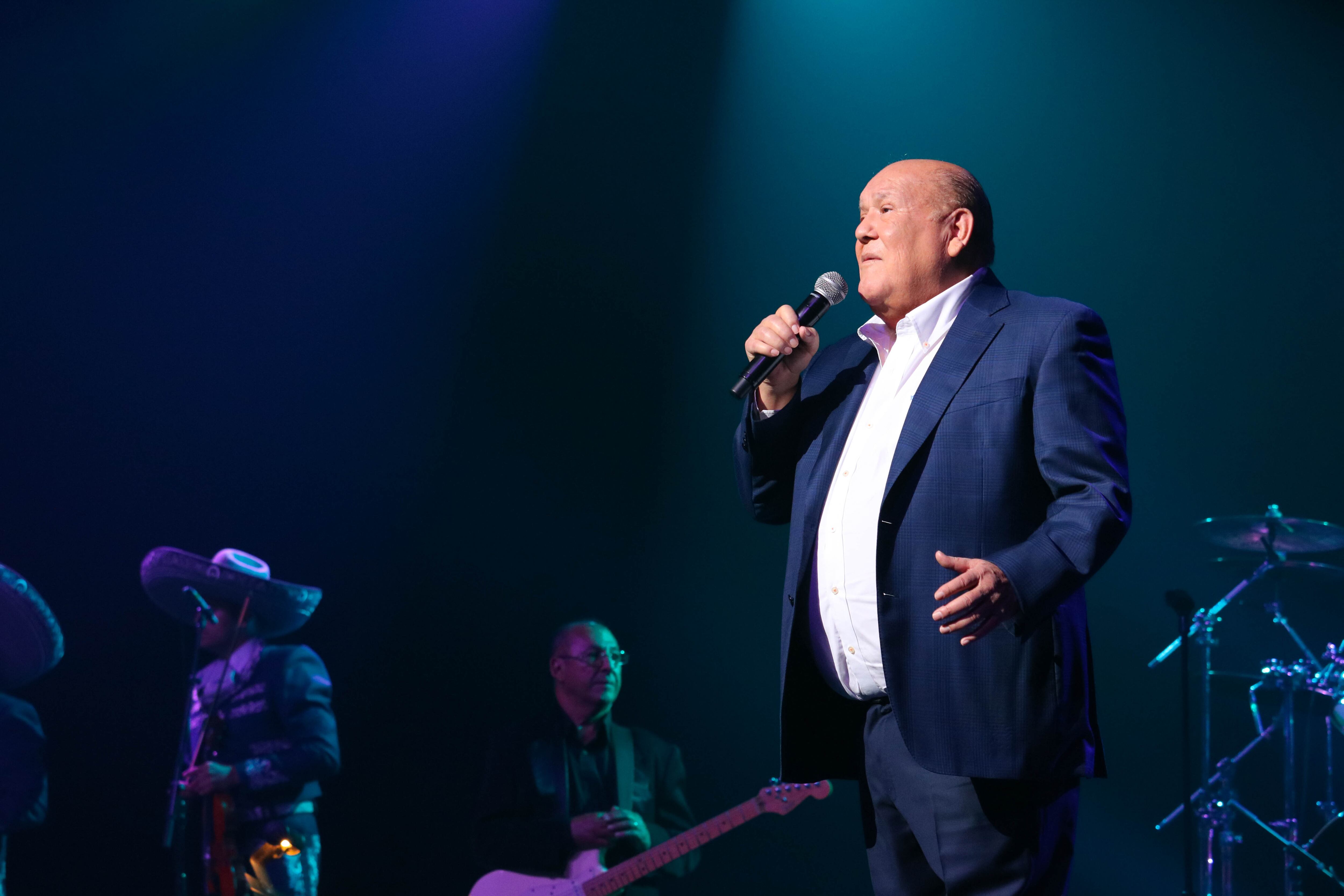 El cantautor argentino Leo Dan.