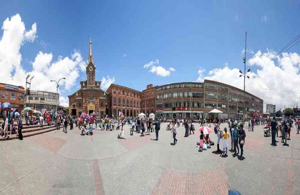 El 20 de julio es uno de los barrios tradicionales de la capital. Gran parte de este sector es comercial ya que es atraído por los mercados dominicales en los alrededores de la Parroquia del Divino Niño Jesús.