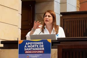 Defensora del pueblo, Iris Marín.