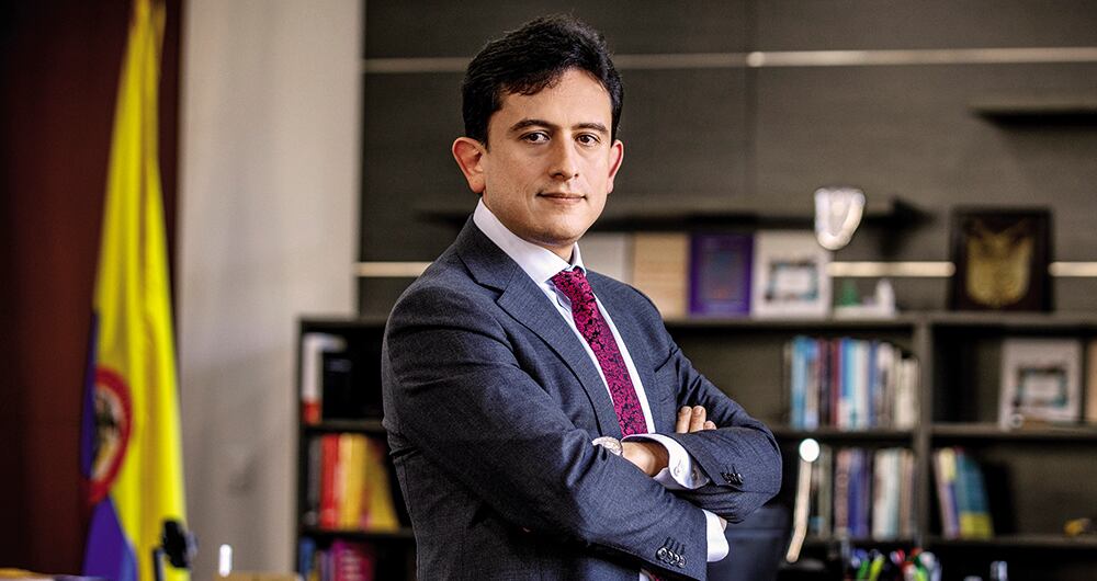 Luis Carlos Reyes negó estar de pelea con el ministro de Hacienda y dijo que la política económica actual no solo cambia normas, sino enfoques presupuestales para atender a la economía popular.