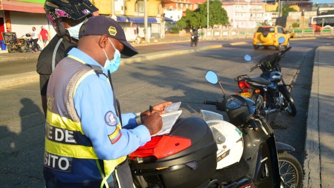 Entre la excepciones para la circulación de este tipo de vehículos establecidos por el Departamento de Tránsito (DATT) están las mismas autoridades de tránsito de la ciudad y los miembros de la fuerza pública.