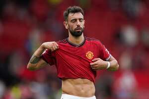 El portugués Bruno Fernandes reacciona al final de un partido del Manchester United ante el Brighton, el sábado 16 de septiembre de 2023 (AP Foto/Dave Thompson)
