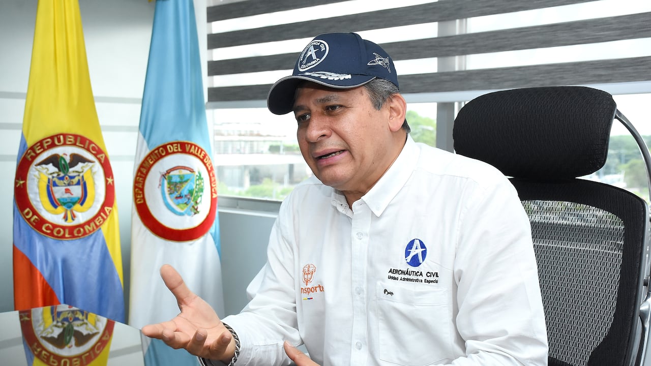 José Henry Pinto renunció a la dirección de la Aeronáutica Civil.