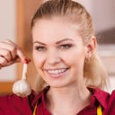 El ajo calma las infecciones del oído.