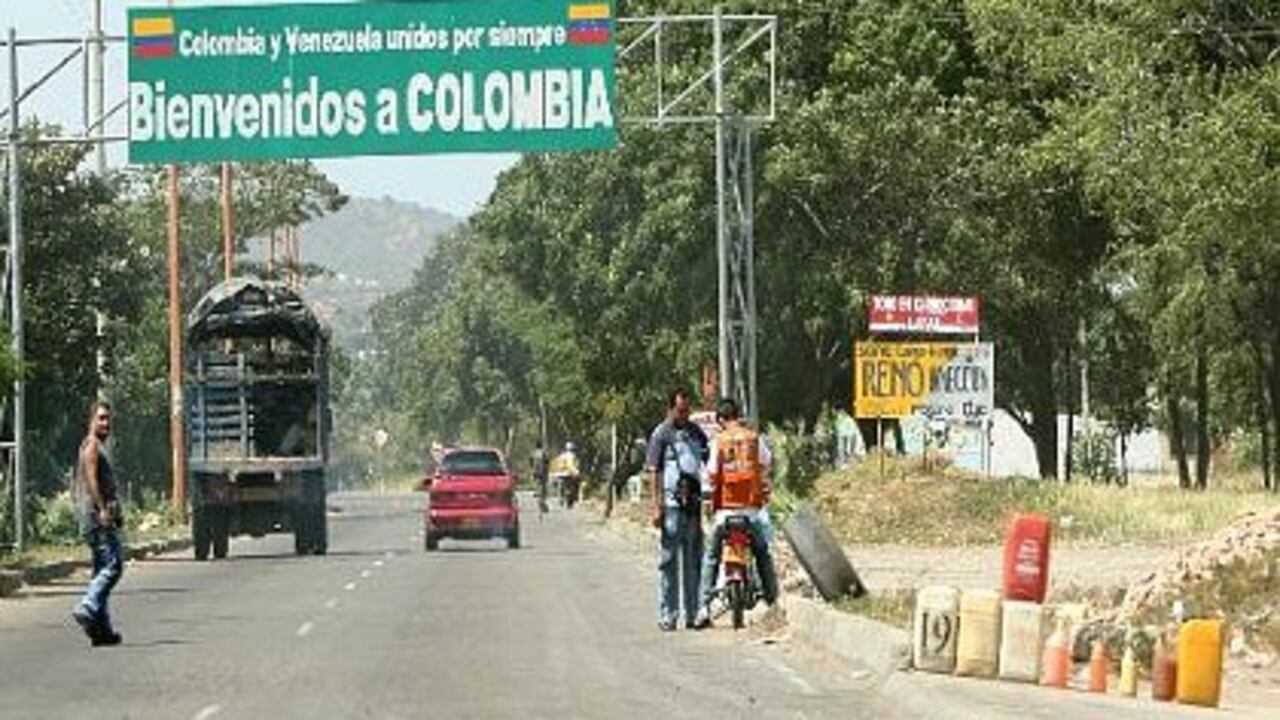 En los límites entre ambos países está lento el intercambio de mercancías.