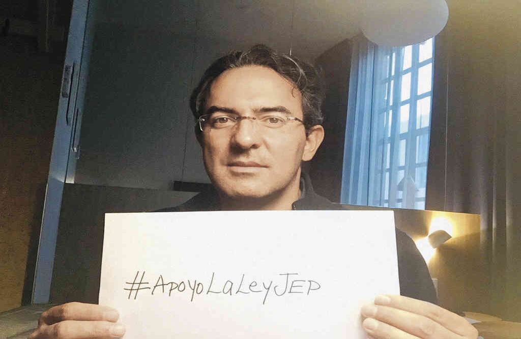 JUAN GABRIEL VÁSQUEZ, escritor