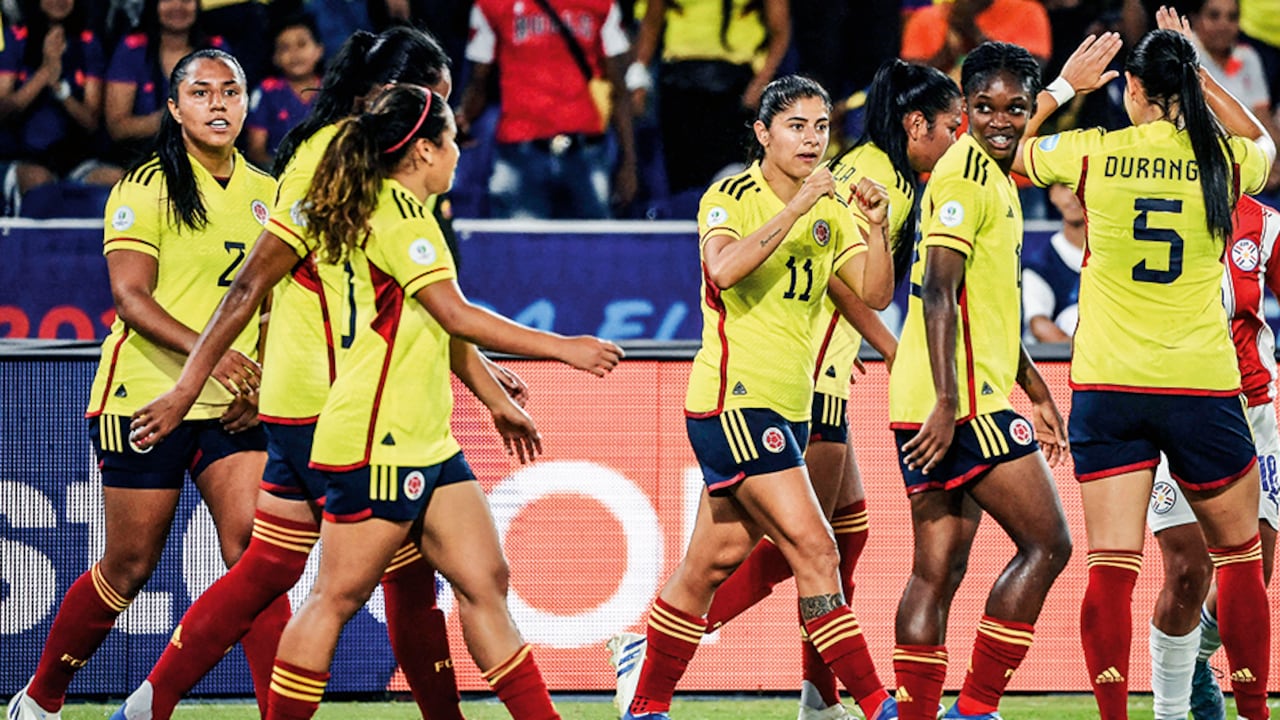 Colombia empezó su participación con el pie derecho, al lograr sus tres primeros puntos en Cali. Sin embargo, antes de iniciar el juego del viernes, Liana Salazar, Carolina Arias y Gabriela Rodríguez tuvieron que ser aisladas por dar positivo para covid-19.