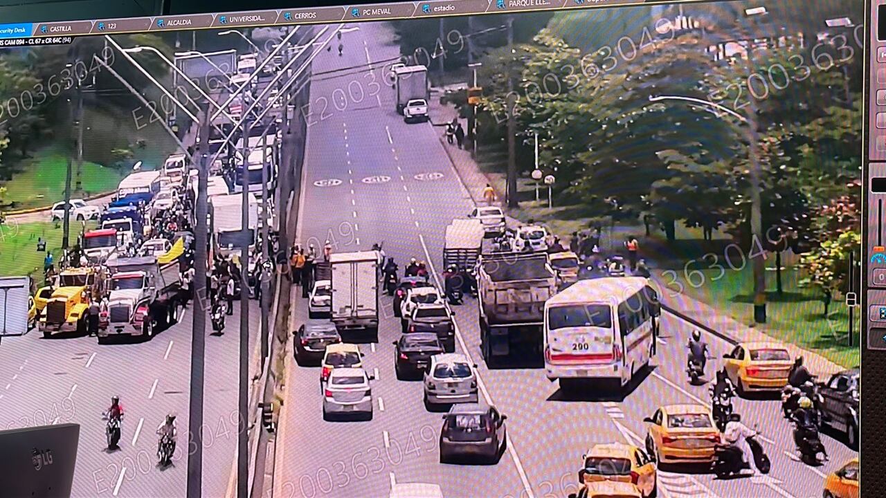 12:05 m. Bloqueos en Medellín
Bloquean la autopista Norte de Medellín, a la altura del búnker de la Fiscalía, en ambos sentidos. Hay congestión vehicular.