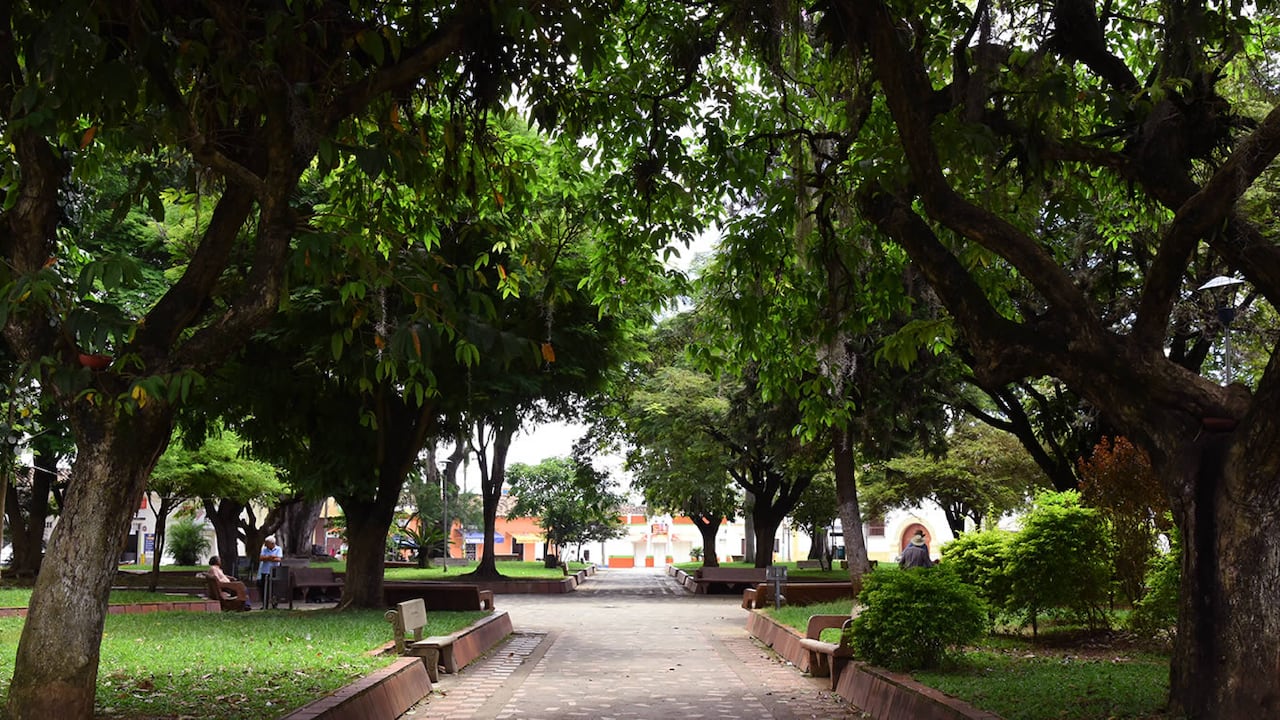 Este municipio se encuentra a dos horas de Cali, capital del departamento.