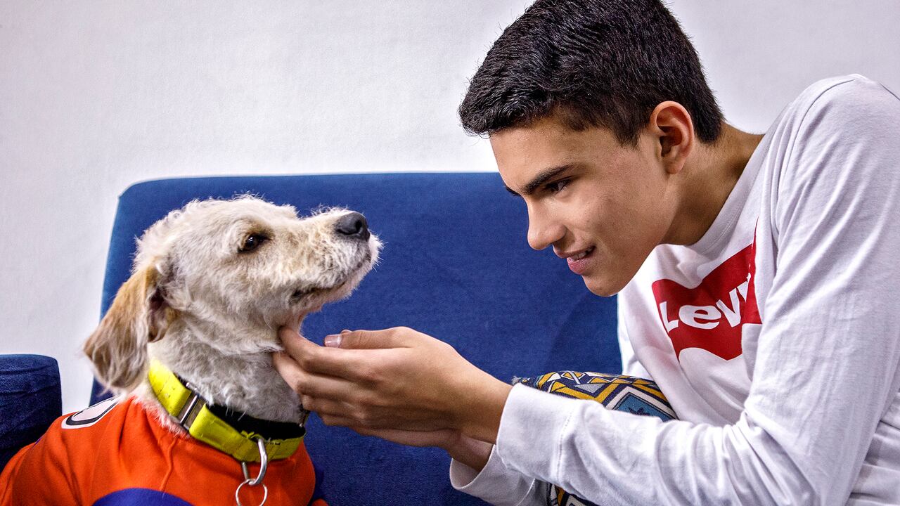 Julián David Mendoza y Justin.
Bogotá Diciembre 9 de 2022.
Foto: Juan Carlos Sierra-Revista Semana.