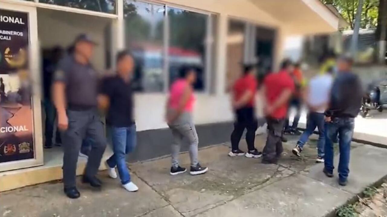 Cuatro policías fueron capturados por conformar una banda de secuestradores en Bogotá