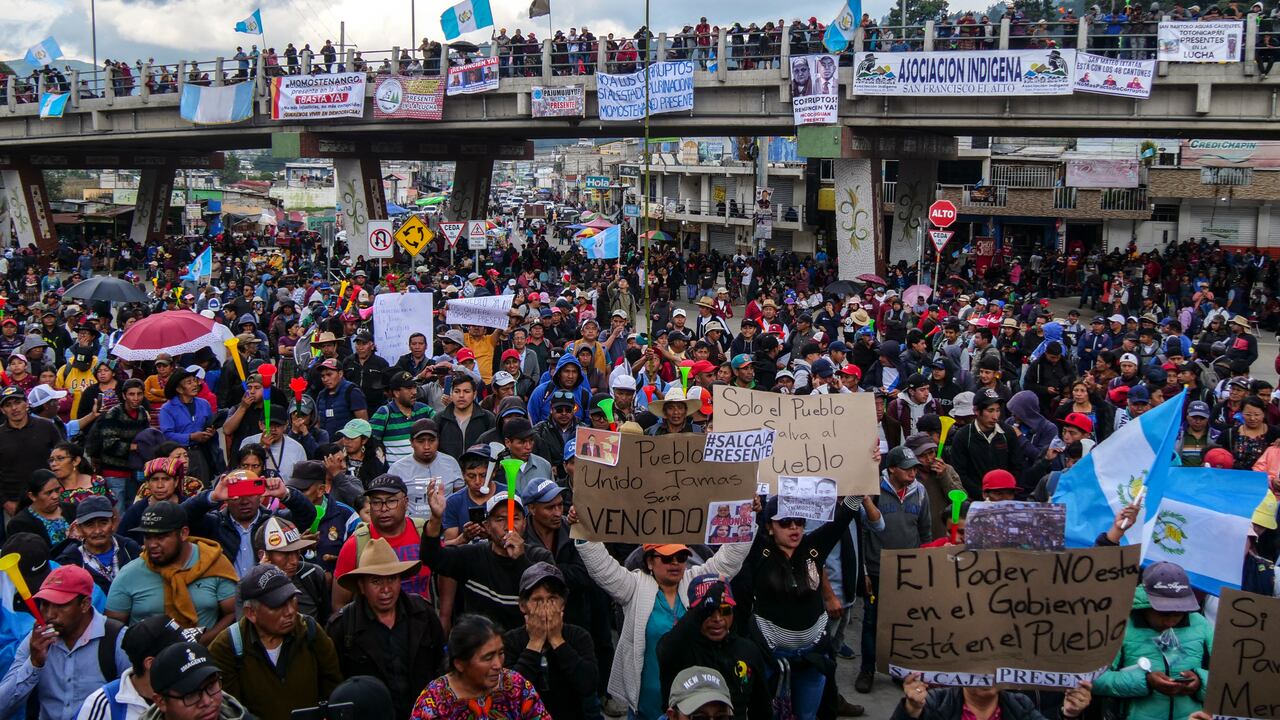 El país vive una tensa situación por las protestas que se adelantan en contra de la Fiscalía y el Gobierno.