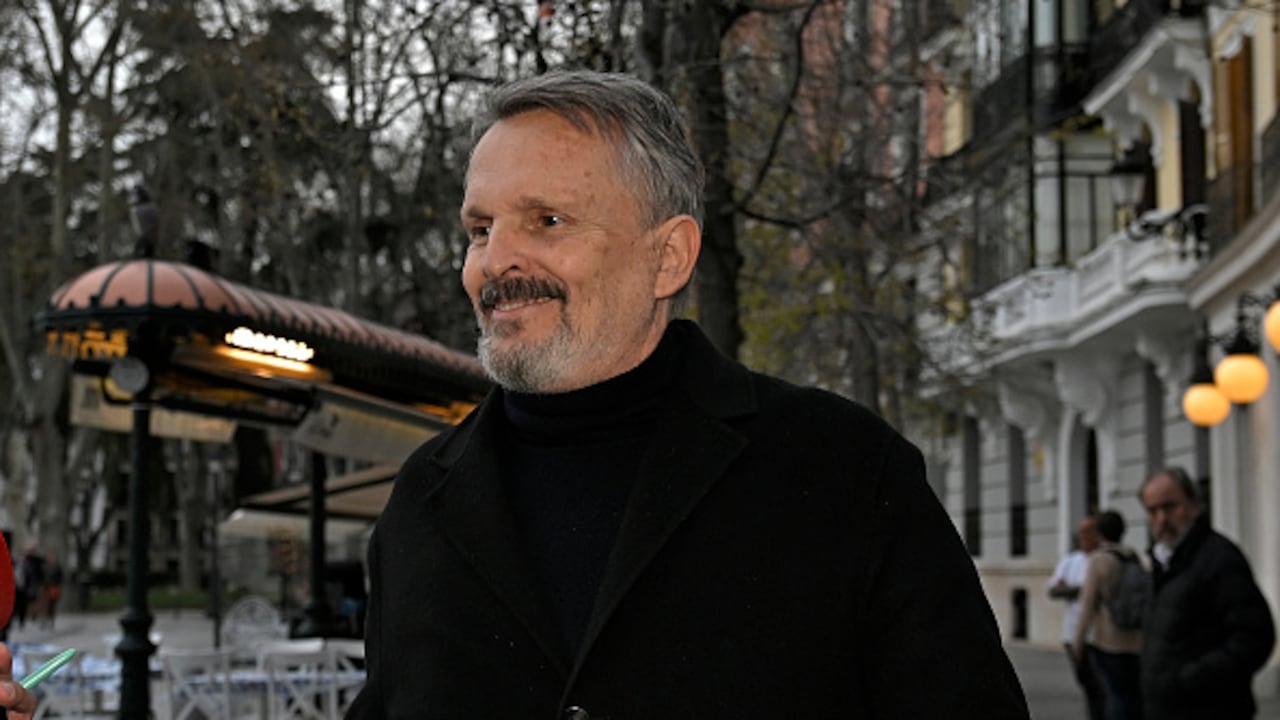 El afamado artista Miguel Bosé.