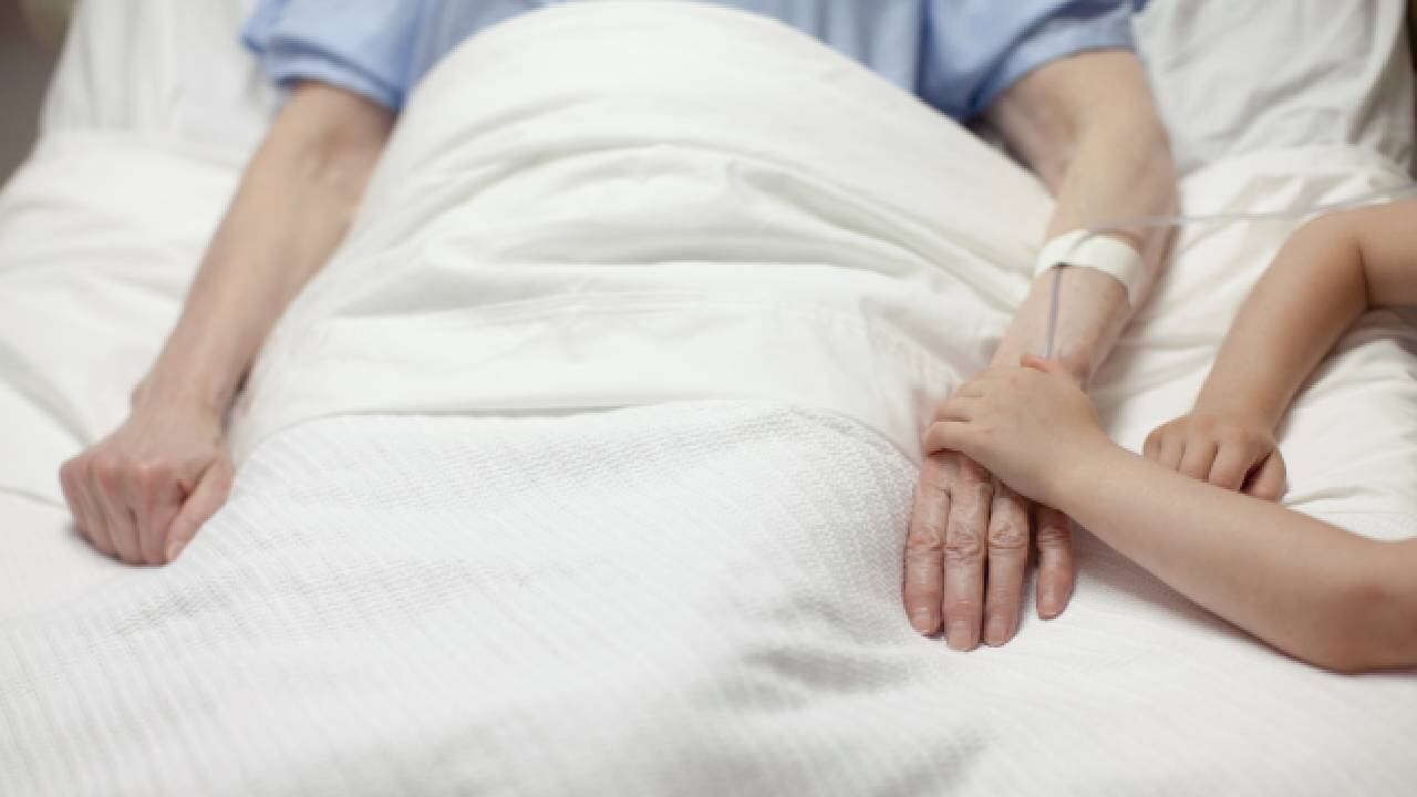 Algunos internautas rechazaron el hecho de que una persona, en recuperación, tuviera que acudir así hasta la sucursal bancaria (imagen de referencia).