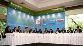 INVITADOS:
Ministro de Hacienda y Crédito Público, Oscar Iván Zuluaga;el Procurador General, Edgardo José Maya Villazón, la Directora de Planeación Nacional, Carolina Rentería, la Directora del Instituto Colombiano de Bienestar Familiar, Elvira Forero Fernández, el Subdirector de Fedesarrollo, Mauricio Santamaría; el Presidente del Gremio de Clínicas y Hospitales, Juan Carlos Giraldo, César Caballero del Programa de Naciones Unidas para el Desarrollo, Vladimir Muñoz,
Médico pediatra. Leyla Rojas Molano, Viceministra de Agua Potable; Aroldo Quiroz, Procurador Delegado para la defensa de los Derechos de Infancia y Adolescencia
Héctor Zambrano, Paul Martin, Representante de UNICEF para Colombia; Juan Carlos Giraldo, Presidente del Gremio de Clínicas y Hospitales y miembro del CNSSS y María Teresa Forero de Saade, Federación Nacional de Departamentos