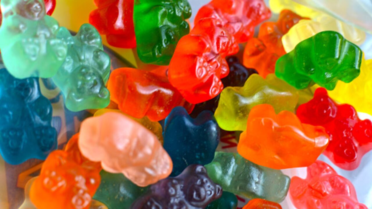 Alarma en Jamaica por caso de intoxicación masiva con gomas de marihuana.