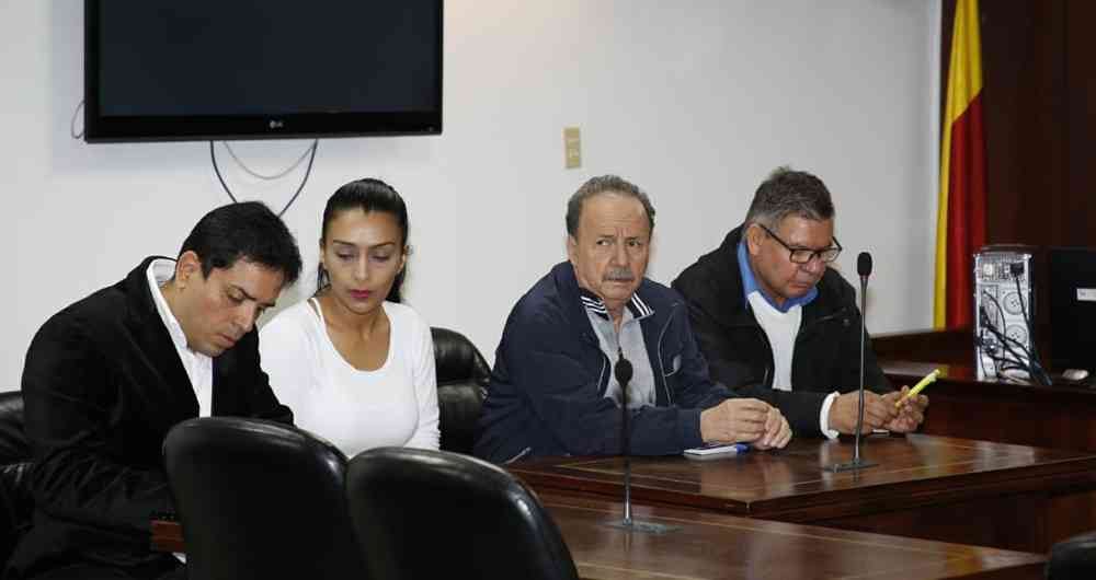 Bermeo y Gil fueron capturados luego de que el primero recibió cuatro fajos de dólares (que suman 40.000) los cuales le entregó un individuo que resultó ser un agente encubierto en medio de un operativo sugerido por la DEA a la Fiscalía General. 